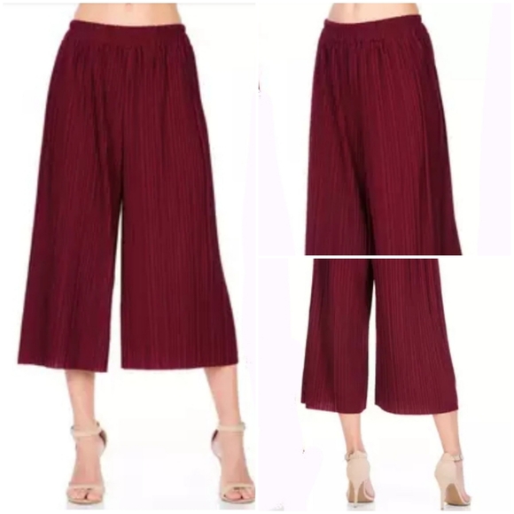 Pants - 🔴SOLD🔴Accordion Pleat Wide Leg Cropped Pants